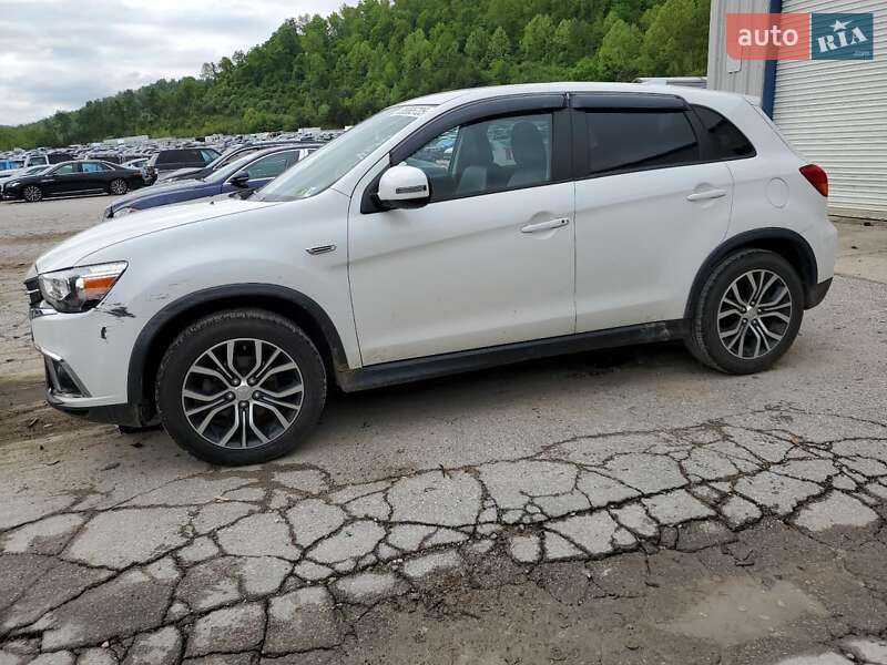 Позашляховик / Кросовер Mitsubishi Outlander Sport 2018 в Львові