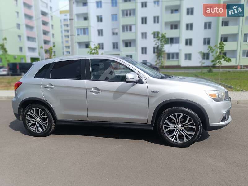 Внедорожник / Кроссовер Mitsubishi Outlander Sport 2018 в Харькове