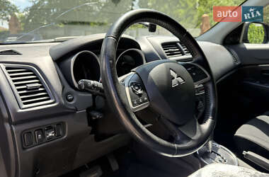 Внедорожник / Кроссовер Mitsubishi Outlander Sport 2015 в 