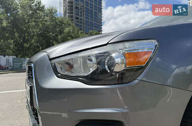 Внедорожник / Кроссовер Mitsubishi Outlander Sport 2015 в 