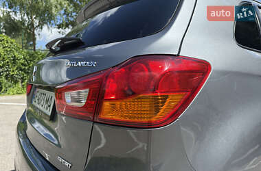 Внедорожник / Кроссовер Mitsubishi Outlander Sport 2015 в 