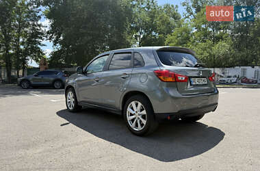 Внедорожник / Кроссовер Mitsubishi Outlander Sport 2015 в 