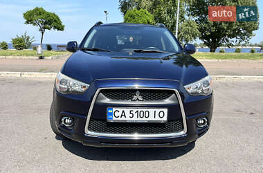 Внедорожник / Кроссовер Mitsubishi Outlander Sport 2012 в 
