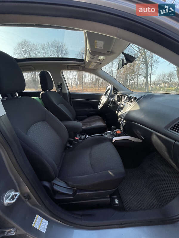Внедорожник / Кроссовер Mitsubishi Outlander Sport 2011 в Звенигородке