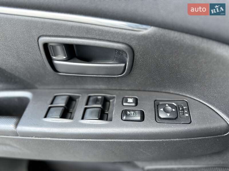 Внедорожник / Кроссовер Mitsubishi Outlander Sport 2015 в Днепре