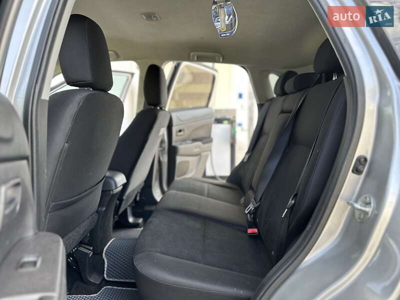 Внедорожник / Кроссовер Mitsubishi Outlander Sport 2015 в Днепре
