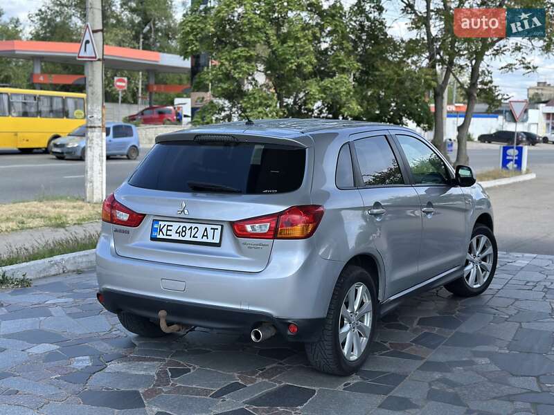 Внедорожник / Кроссовер Mitsubishi Outlander Sport 2015 в Днепре