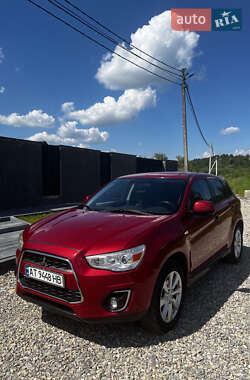 Внедорожник / Кроссовер Mitsubishi Outlander Sport 2015 в 