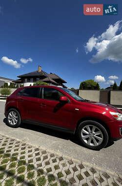 Внедорожник / Кроссовер Mitsubishi Outlander Sport 2015 в 