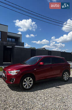 Внедорожник / Кроссовер Mitsubishi Outlander Sport 2015 в 