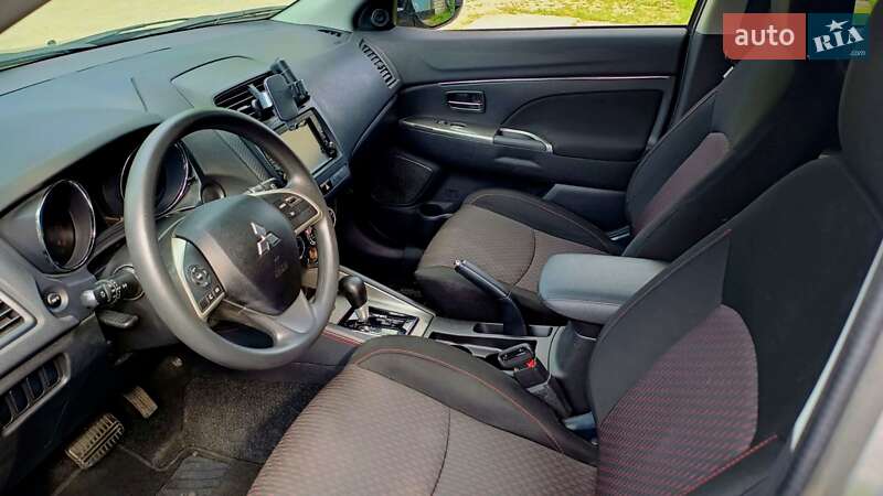 Позашляховик / Кросовер Mitsubishi Outlander Sport 2018 в Львові