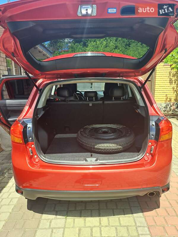 Внедорожник / Кроссовер Mitsubishi Outlander Sport 2016 в Знаменке фото 9 Внедорожник / Кроссовер Mitsubishi Outlander Sport 2016 в Знаменке