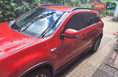 Позашляховик / Кросовер Mitsubishi Outlander Sport 2016 в 