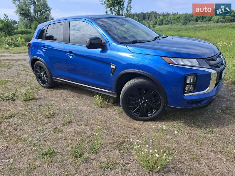 Внедорожник / Кроссовер Mitsubishi Outlander Sport 2020 в Ракитном
