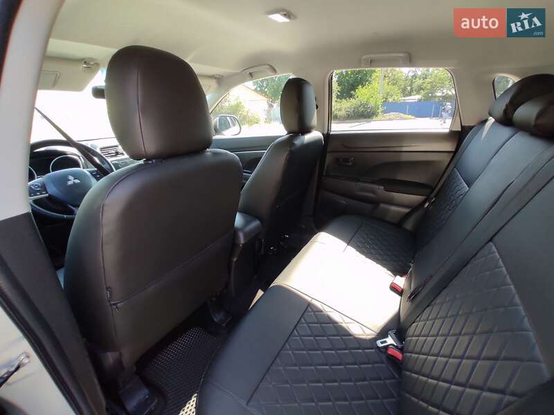Позашляховик / Кросовер Mitsubishi Outlander Sport 2014 в Чернігові
