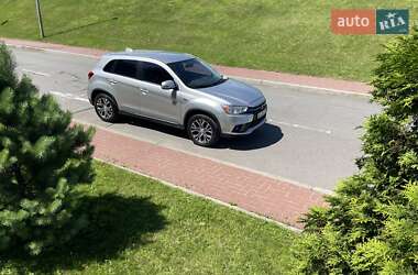 Внедорожник / Кроссовер Mitsubishi Outlander Sport 2018 в Киеве