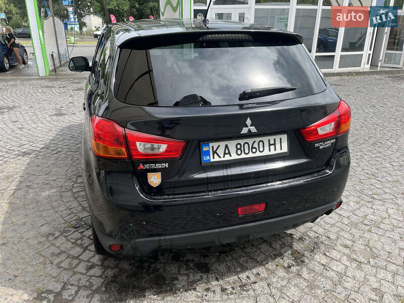 Внедорожник / Кроссовер Mitsubishi Outlander Sport 2015 в Бобрике