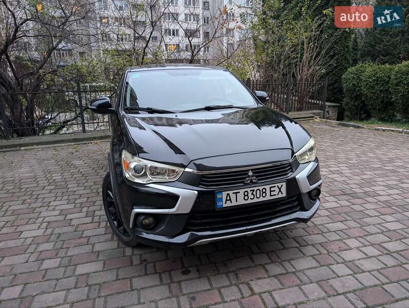 Позашляховик / Кросовер Mitsubishi Outlander Sport 2017 в Івано-Франківську