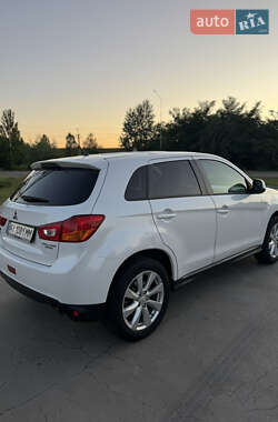 Внедорожник / Кроссовер Mitsubishi Outlander Sport 2015 в Вышгороде