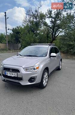 Внедорожник / Кроссовер Mitsubishi Outlander Sport 2012 в Днепре