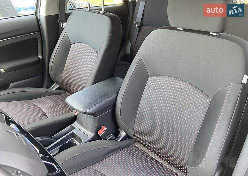 Внедорожник / Кроссовер Mitsubishi Outlander Sport 2018 в Виннице