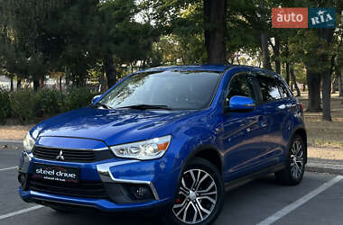 Позашляховик / Кросовер Mitsubishi Outlander Sport 2017 в Миколаєві