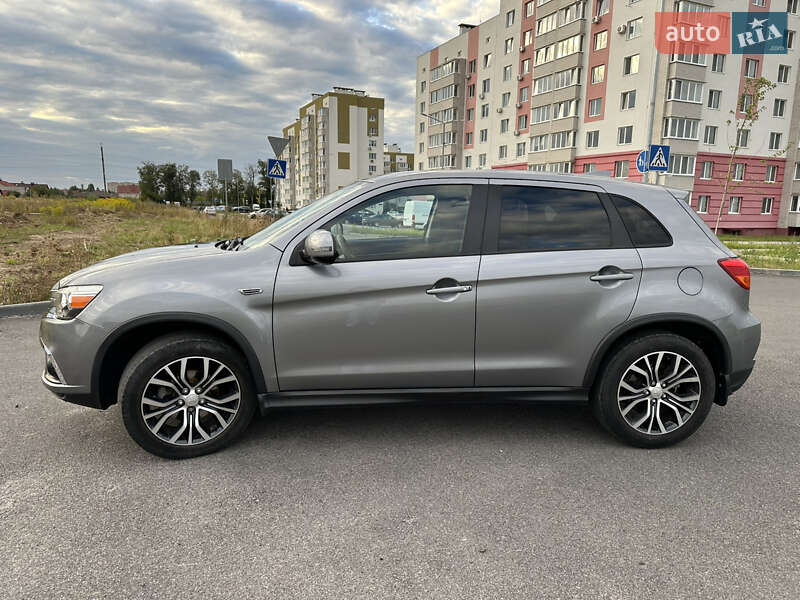 Внедорожник / Кроссовер Mitsubishi Outlander Sport 2018 в Виннице