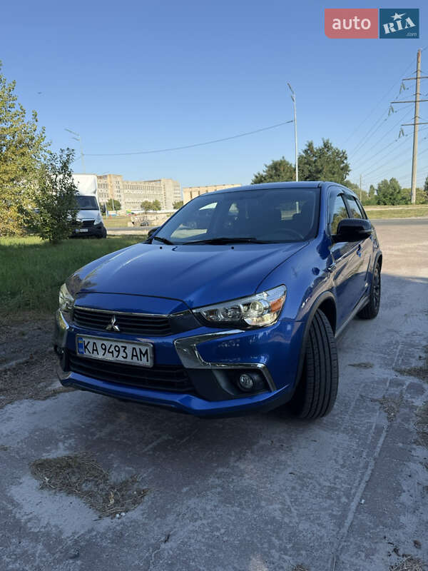 Внедорожник / Кроссовер Mitsubishi Outlander Sport 2017 в Киеве фото 4 Внедорожник / Кроссовер Mitsubishi Outlander Sport 2017 в Киеве