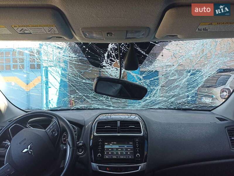 Внедорожник / Кроссовер Mitsubishi Outlander Sport 2017 в Киеве