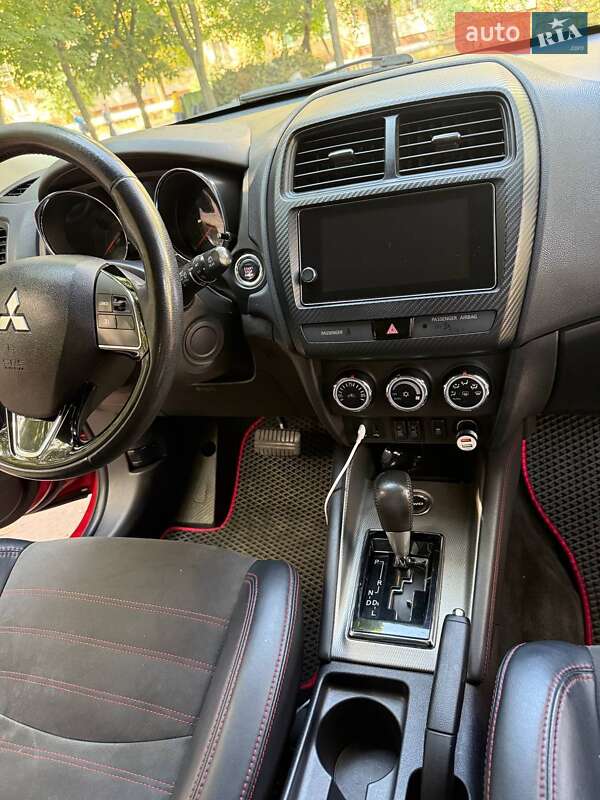 Внедорожник / Кроссовер Mitsubishi Outlander Sport 2017 в Днепре фото 6 Внедорожник / Кроссовер Mitsubishi Outlander Sport 2017 в Днепре