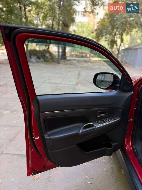 Внедорожник / Кроссовер Mitsubishi Outlander Sport 2017 в Днепре фото 13 Внедорожник / Кроссовер Mitsubishi Outlander Sport 2017 в Днепре