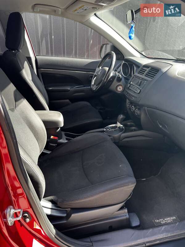 Внедорожник / Кроссовер Mitsubishi Outlander Sport 2015 в Киеве