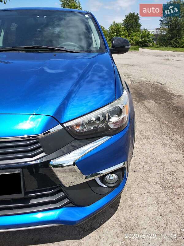 Внедорожник / Кроссовер Mitsubishi Outlander Sport 2017 в Кременчуге