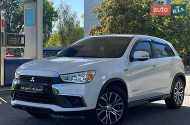Внедорожник / Кроссовер Mitsubishi Outlander Sport 2016 в Николаеве