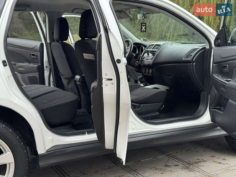 Позашляховик / Кросовер Mitsubishi Outlander Sport 2013 в Смілі