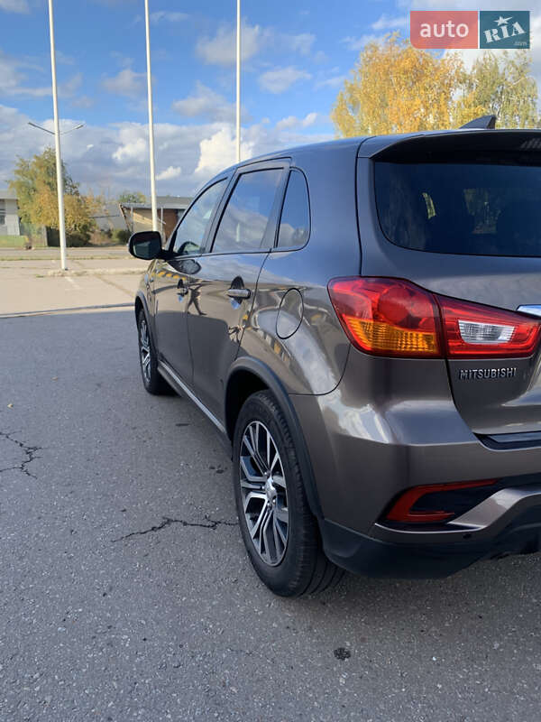 Позашляховик / Кросовер Mitsubishi Outlander Sport 2018 в Харкові фото 7 Позашляховик / Кросовер Mitsubishi Outlander Sport 2018 в Харкові