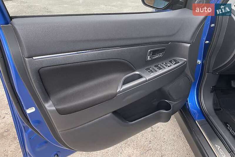 Внедорожник / Кроссовер Mitsubishi Outlander Sport 2019 в Львове