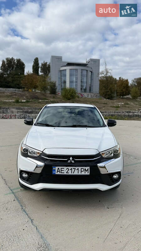 Позашляховик / Кросовер Mitsubishi Outlander Sport 2018 в Дніпрі