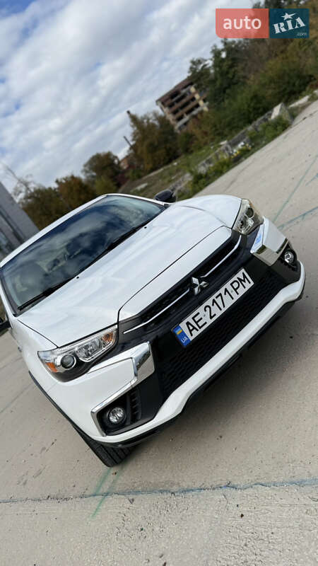 Позашляховик / Кросовер Mitsubishi Outlander Sport 2018 в Дніпрі