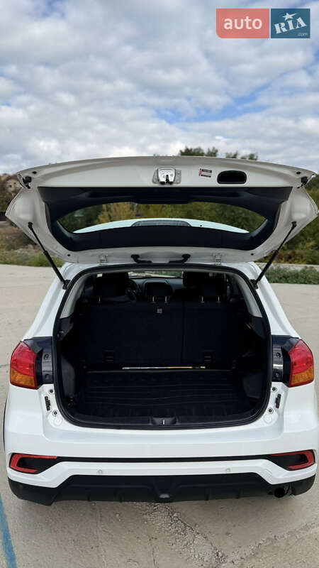 Позашляховик / Кросовер Mitsubishi Outlander Sport 2018 в Дніпрі