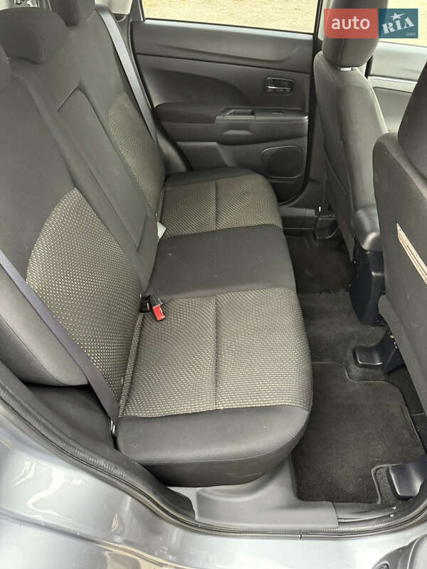 Позашляховик / Кросовер Mitsubishi Outlander Sport 2016 в Дніпрі фото 12 Позашляховик / Кросовер Mitsubishi Outlander Sport 2016 в Дніпрі