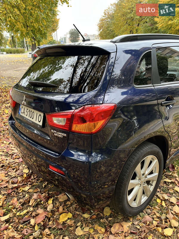 Внедорожник / Кроссовер Mitsubishi Outlander Sport 2012 в Черкассах