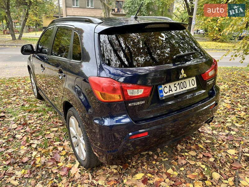 Внедорожник / Кроссовер Mitsubishi Outlander Sport 2012 в Черкассах