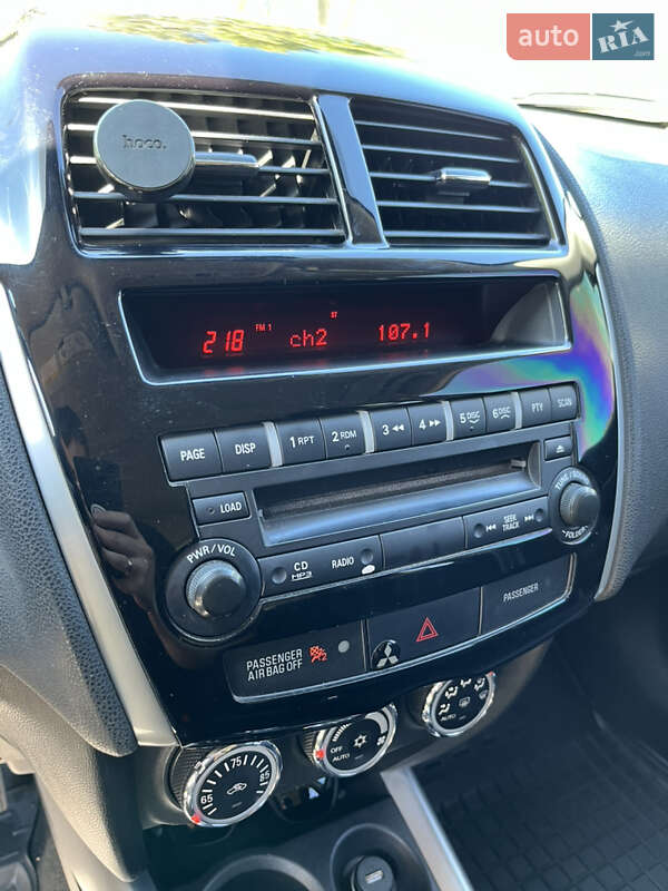 Внедорожник / Кроссовер Mitsubishi Outlander Sport 2012 в Черкассах