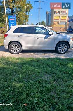 Внедорожник / Кроссовер Mitsubishi Outlander Sport 2011 в 