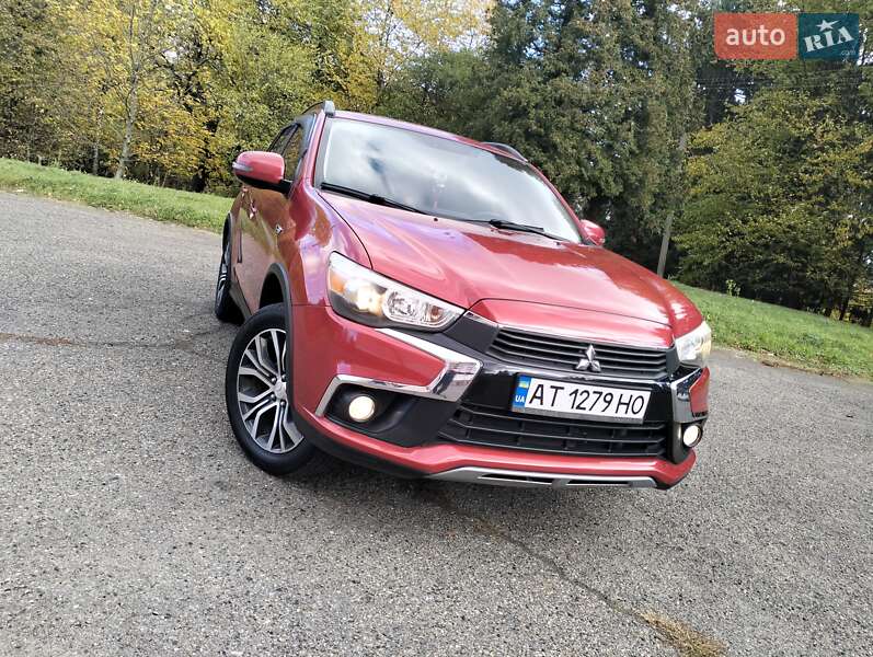 Внедорожник / Кроссовер Mitsubishi Outlander Sport 2016 в Бурштыне