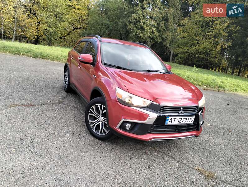 Внедорожник / Кроссовер Mitsubishi Outlander Sport 2016 в Бурштыне