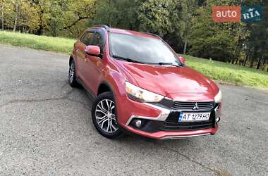 Внедорожник / Кроссовер Mitsubishi Outlander Sport 2016 в 