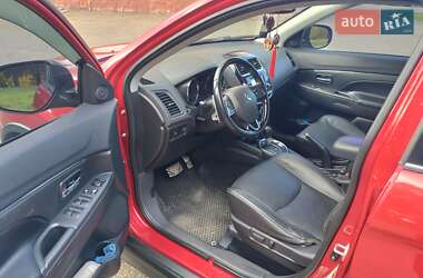 Внедорожник / Кроссовер Mitsubishi Outlander Sport 2016 в 