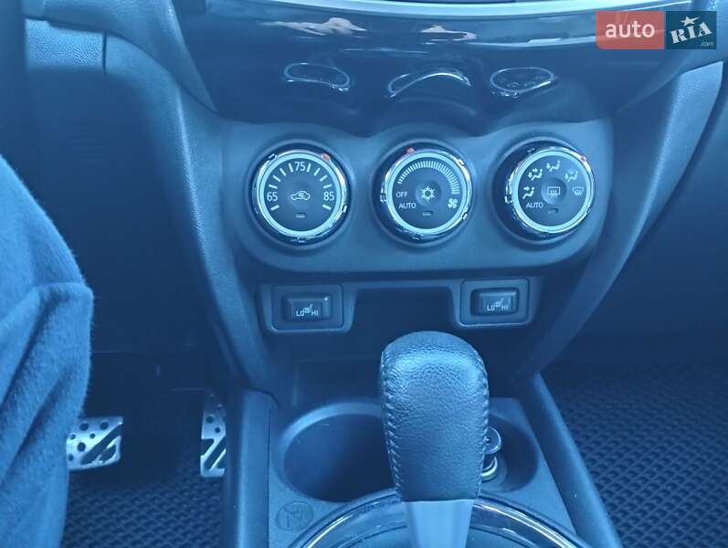 Внедорожник / Кроссовер Mitsubishi Outlander Sport 2016 в Бурштыне